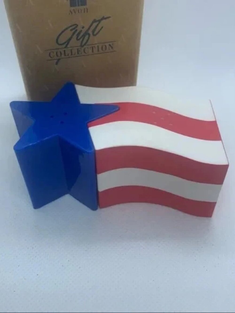 VINTAGE IN BOX Avon Star Spangled Salt & Pepper Shakers NEW IN BOX